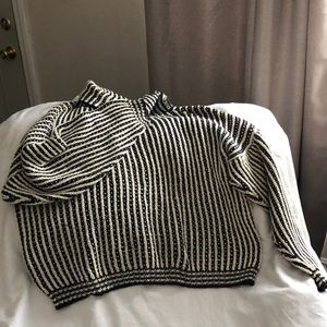 Super comfortable black and white sweater